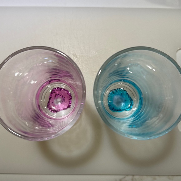 🥳🥳12OZ Clear Glass Cups, Set of 2, Pink/Blue Bottom - Picture 5 of 9